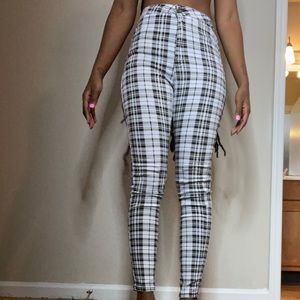 Plaid pants (black)